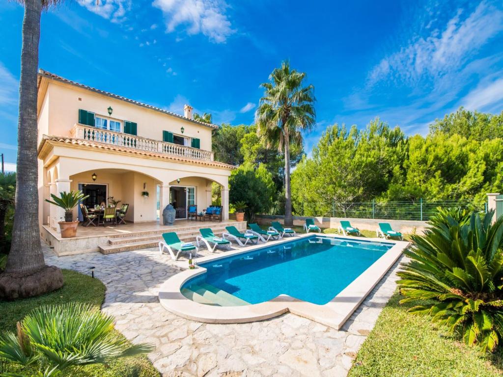 Elegant holiday villa with private pool - Vakantiehuis Met Vier Slaapkamers