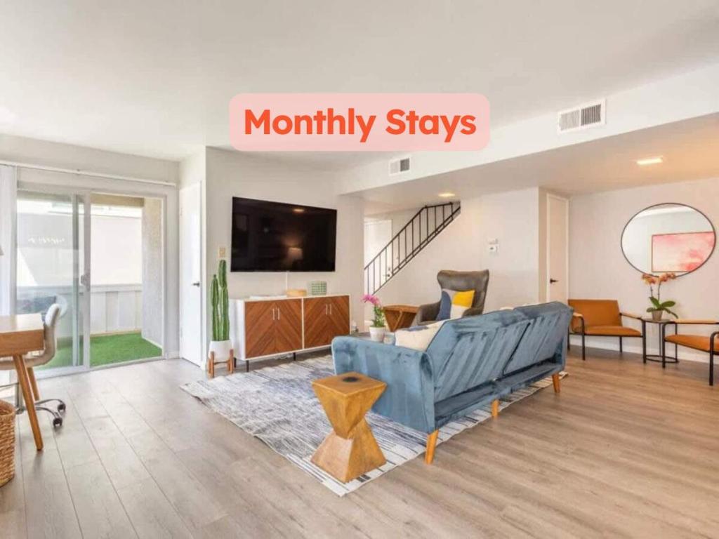Posezení v ubytování 3BR Townhouse in Prime Manhattan Beach Location