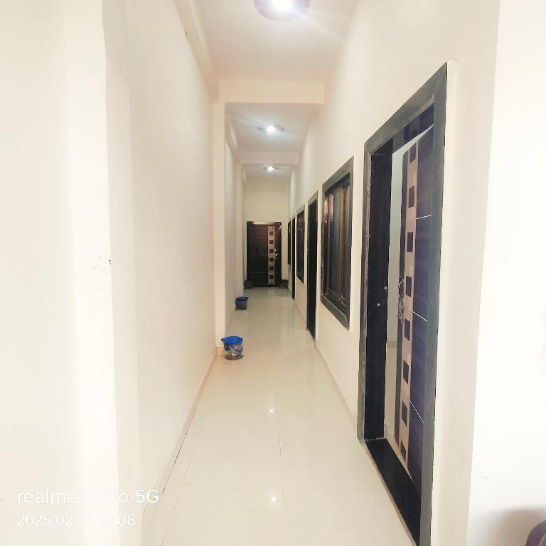 Fotografie z fotogalerie ubytování Krishna guest House luxury stay in Ayodhya v destinaci Ayodhya