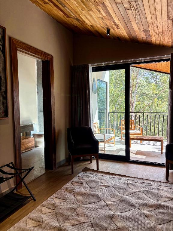 Balkón nebo terasa v ubytování Serenzzo Hotel & Cuisine
