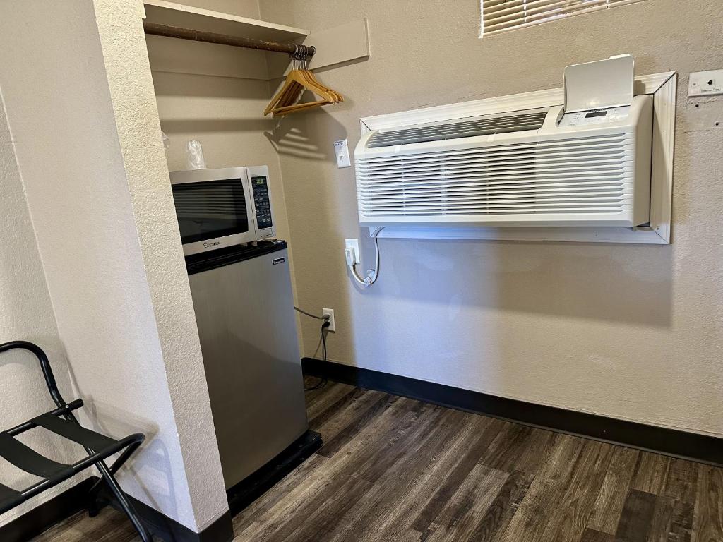 Kuchyň nebo kuchyňský kout v ubytování West Inn NAU - Downtown Flagstaff
