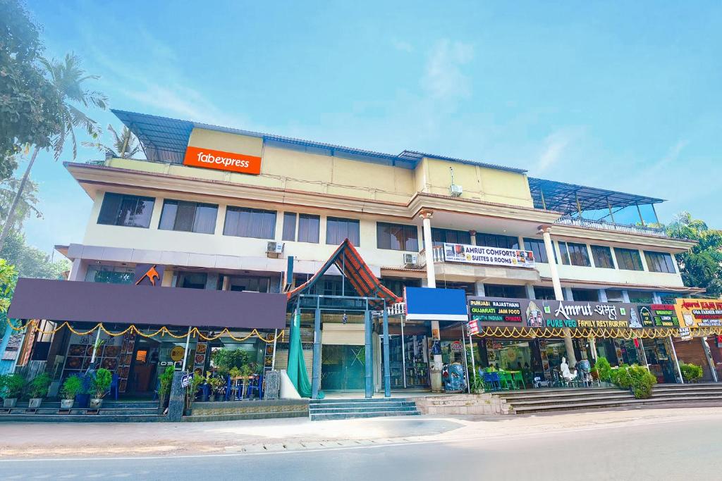 Collection O Caring Holiday Inn - Housity