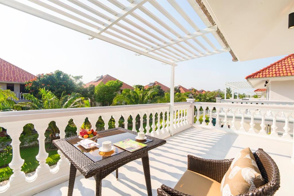 Balkón nebo terasa v ubytování Mercury Phu Quoc Resort & Villas