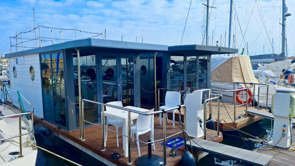 Balkón nebo terasa v ubytování Alghero Houseboat Seabreeze 2