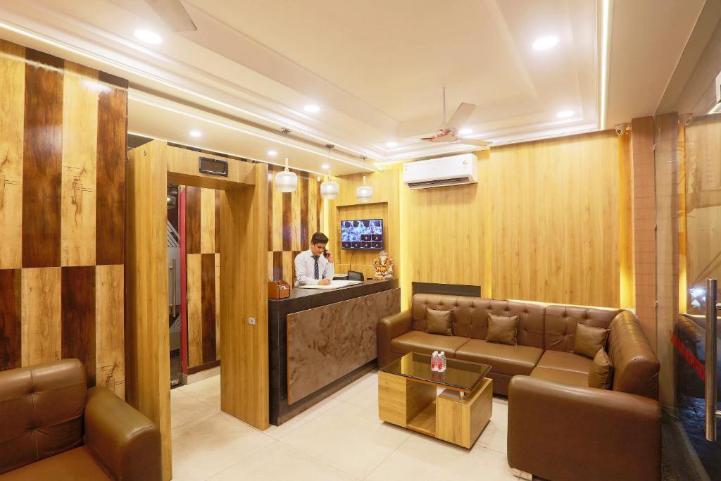 TV a/nebo společenská místnost v ubytování Hotel Aerostay IGI Delhi Airport