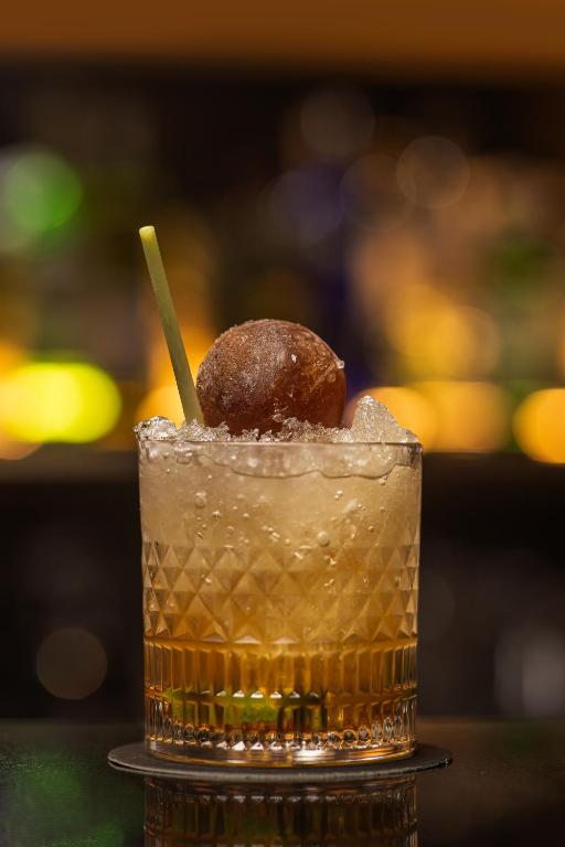 The Golden Crown Hotel - 3