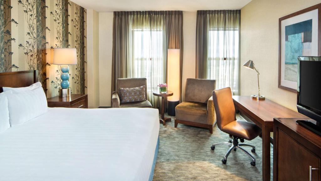 TV a/nebo společenská místnost v ubytování Hyatt Regency Buffalo