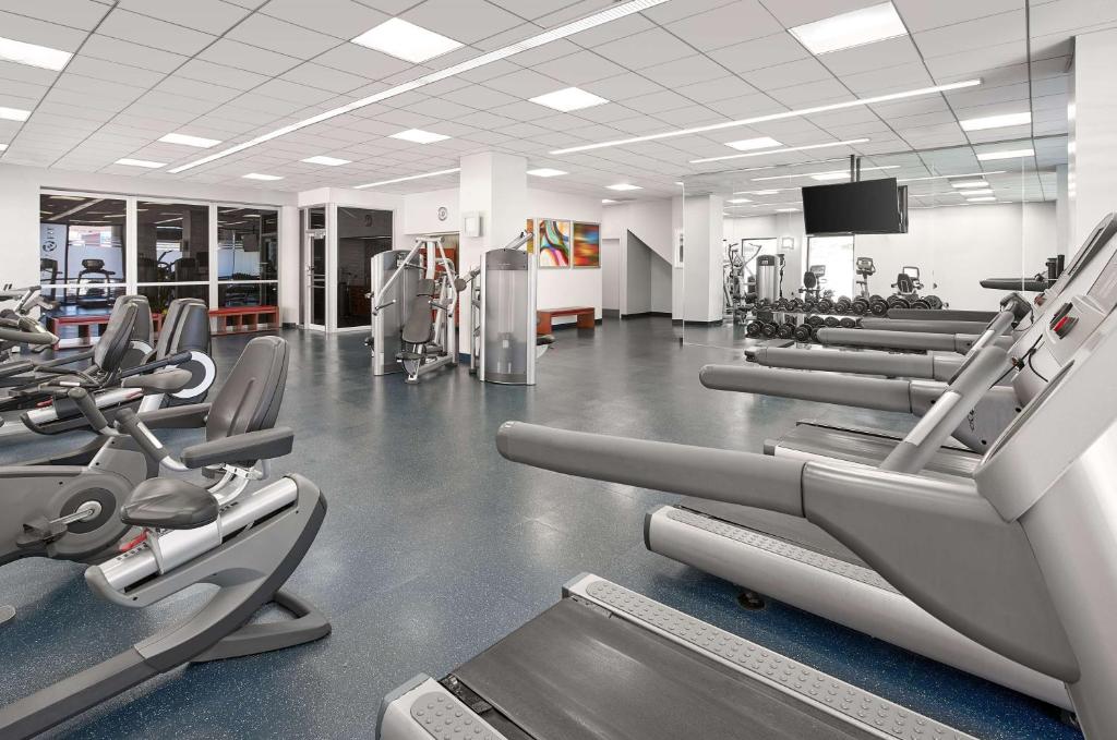 Fitness centrum a/nebo fitness zařízení v ubytování Hyatt Regency Buffalo