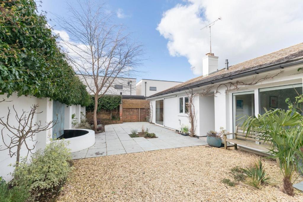 Beautiful Ashford Court Cottage photo