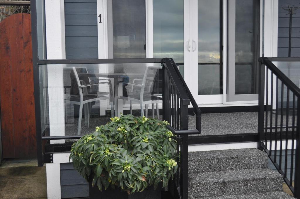 Balkón nebo terasa v ubytování Qualicum Beach Ocean Suites