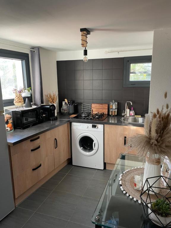 Photo de la galerie de l'établissement Studio Cosy avec Grand Jardin Privatif Oasis Provençale à Taradeau, à Taradeau