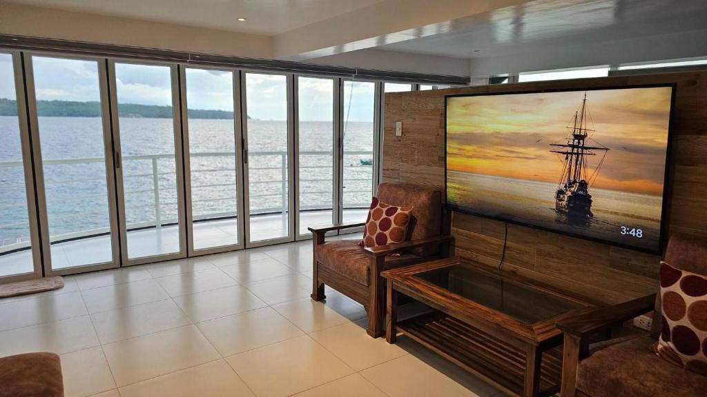 TV a/nebo společenská místnost v ubytování Lydias House kaputian