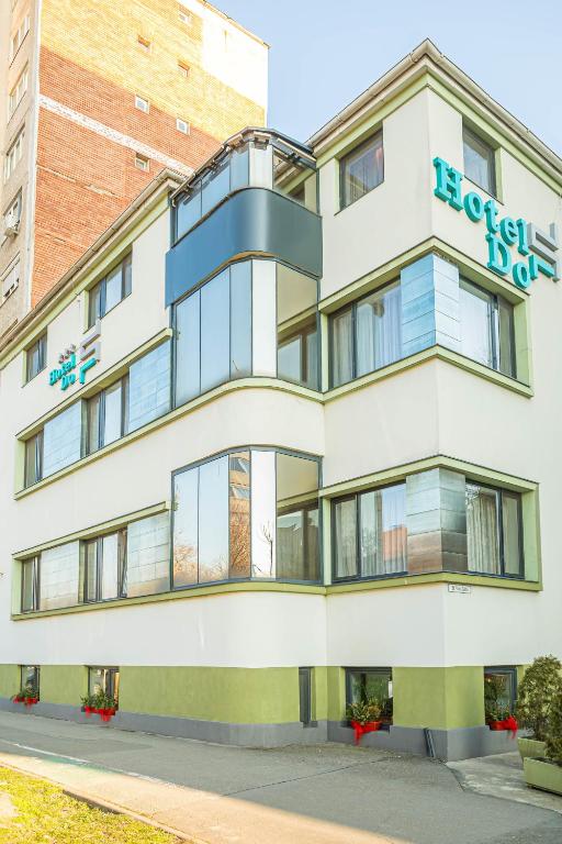 Budova, kde se hotel nachází