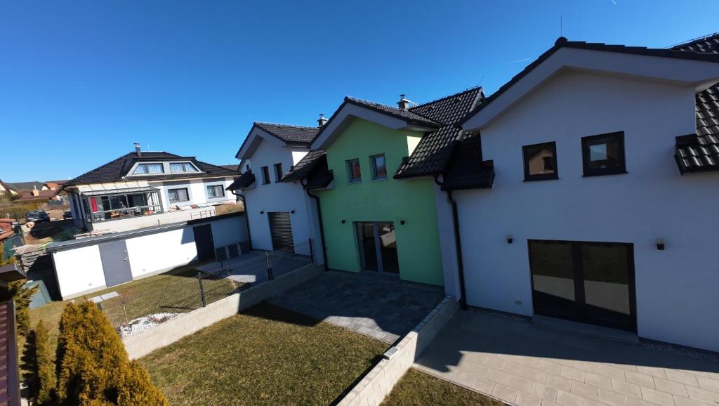 Budova, kde se prázdninový dům nachází
