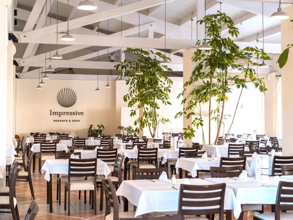 Restaurace v ubytování Impressive Playa Granada Golf