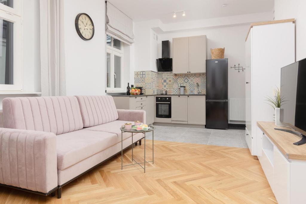 Kuchyňa alebo kuchynka v ubytovaní Praga Duplex Apartment Premium Warsaw by Renters Prestige