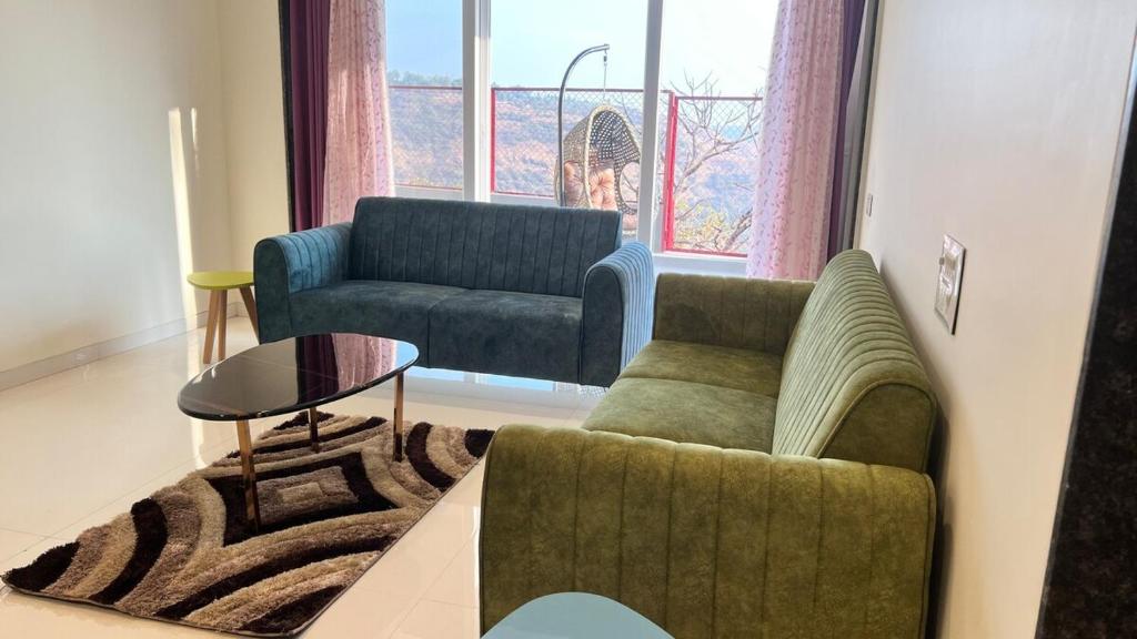 Posezení v ubytování 2BHK Suite, Panchgani Views, Ora Vue