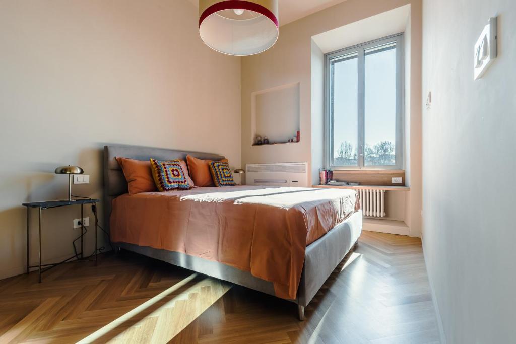 Roman Retreat En-suite Room