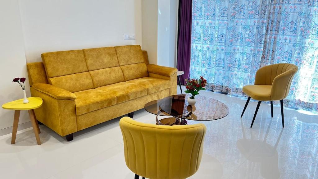 Posezení v ubytování 2BHK suite, Panchgani Views, Ora Vue