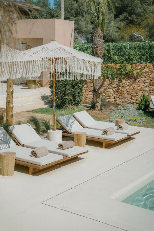 Bazén v ubytování Mar Suites Formentera by Universal Beach Hotels nebo v jeho okolí