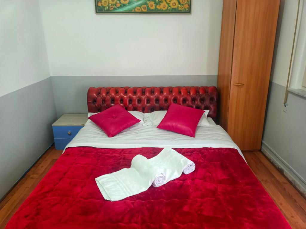 Una cama o camas en una habitación de Host Roma
