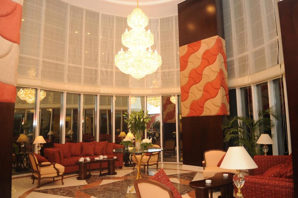Posezení v ubytování Kingsgate Hotel Doha by Millennium Hotels