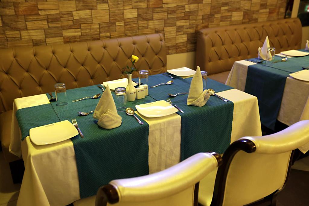 Restaurace v ubytování Hotel West Residency Delhi International Airport