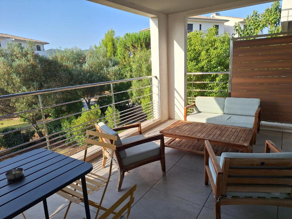 Μπαλκόνι ή βεράντα στο Résidence Domaine d'Arca Porto Vecchio - T2 haut standing - 4 personnes "David 7"