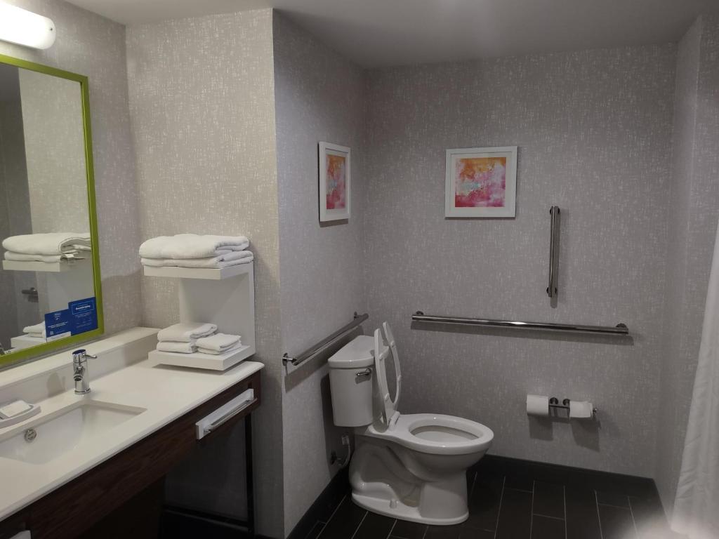 Hampton Inn & Suites Pittsburgh New Stanton PA - 大号床间 - 带浴缸 - 无障碍设施/禁烟