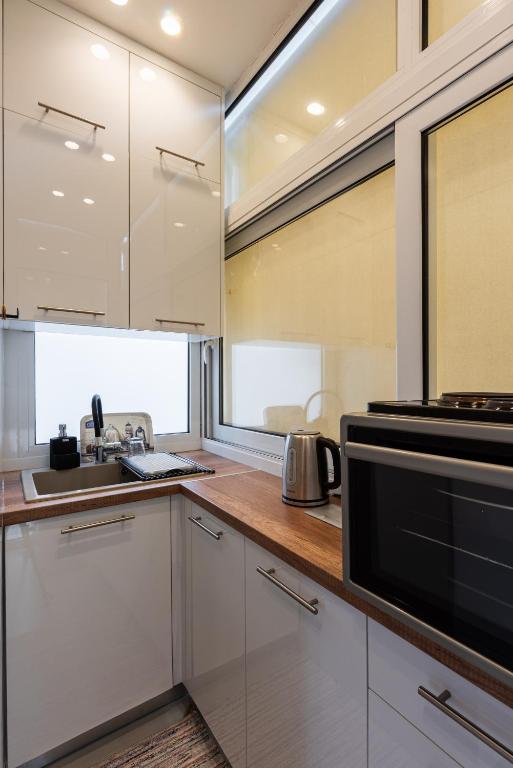 Modern studio apartment B - 6