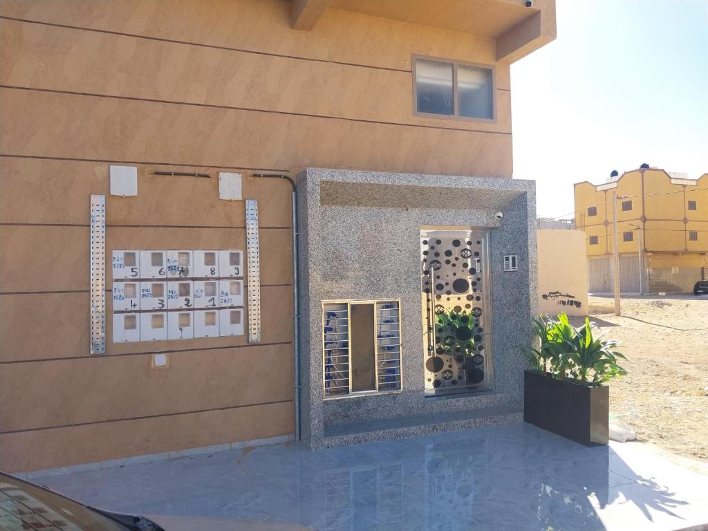 a building with a window on the side of it at Casa Salvador 1 boujdour in Cabo Bojador