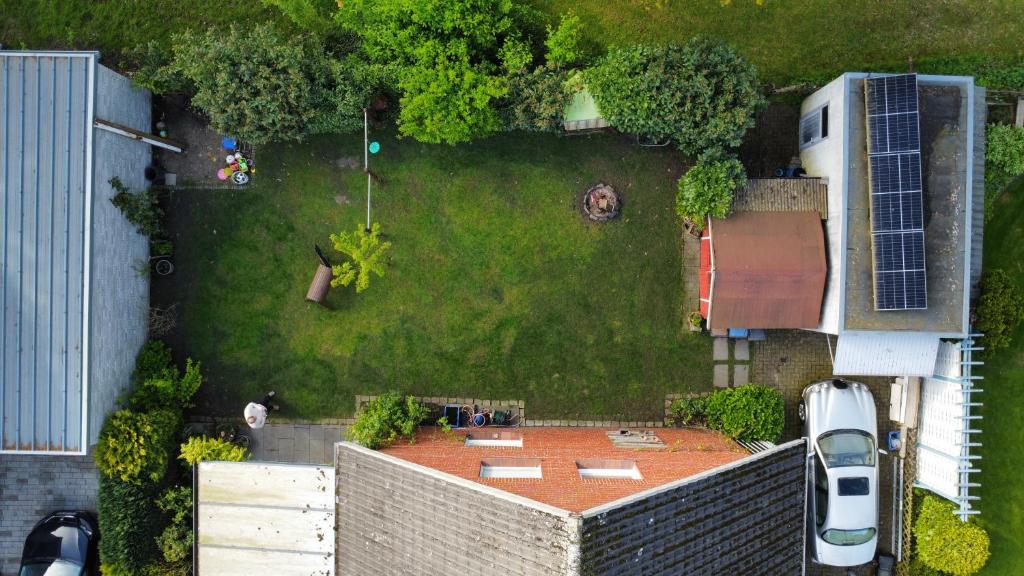 Ein Garten an der Unterkunft Haus am See - Urlaub im Herzen des Münsterlands