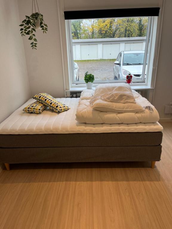 Postel nebo postele na pokoji v ubytování Billund mini hostel room 2