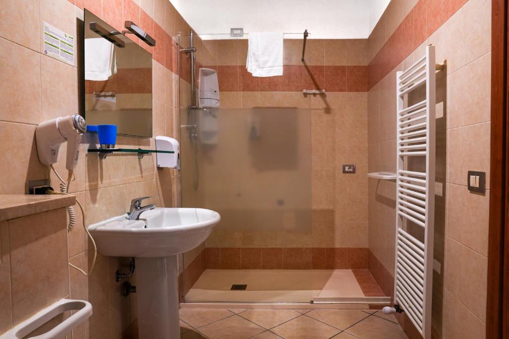 Koupelna v ubytování SMART HOTEL