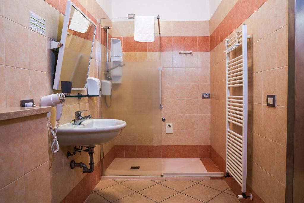 Koupelna v ubytování SMART HOTEL