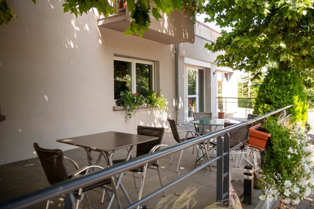 Balkón nebo terasa v ubytování Logis Hôtel & Restaurant Au Lion d'Or
