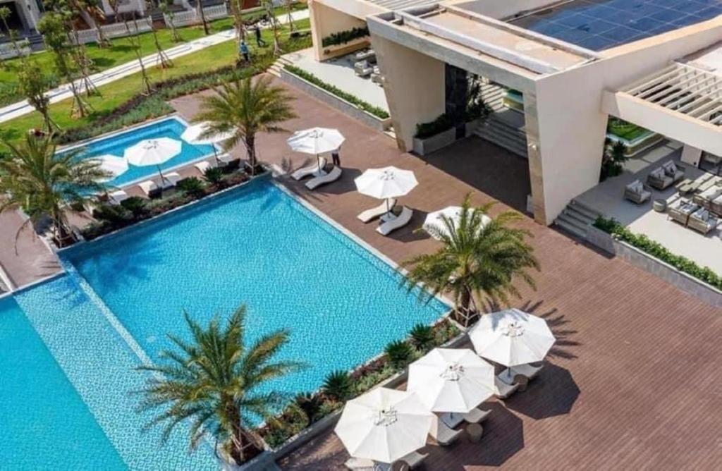 Hồ bơi trong/gần Villa LFP Novaworld Phan Thiết