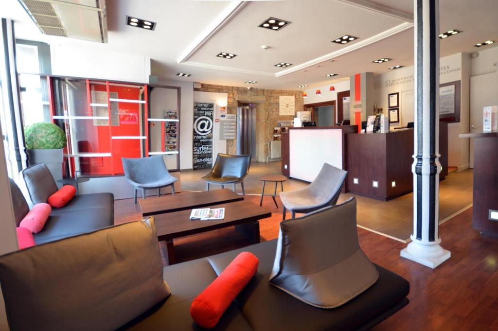 Posezení v ubytování Kyriad Hotel Dijon Gare