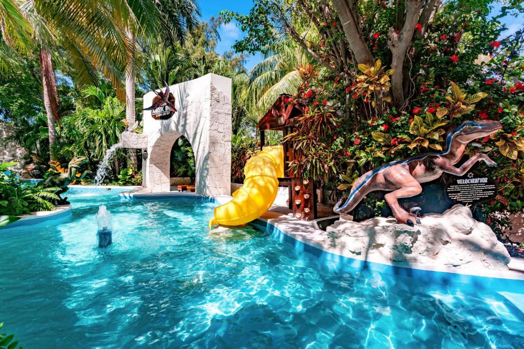 Bazén v ubytování Grand Oasis Palm - All inclusive nebo v jeho okolí