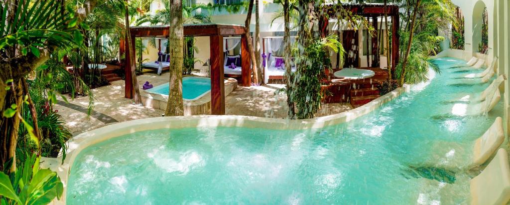 Bazén v ubytování The Sens Cancun by Oasis - All Inclusive nebo v jeho okolí
