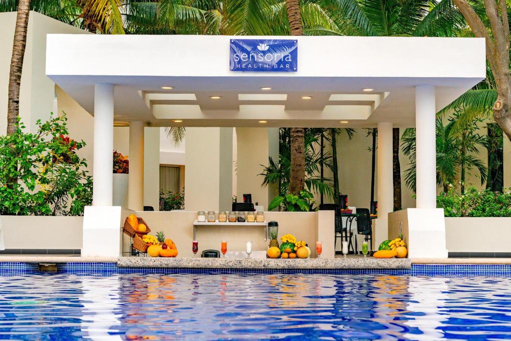 Bazén v ubytování Grand Oasis Palm - All inclusive nebo v jeho okolí