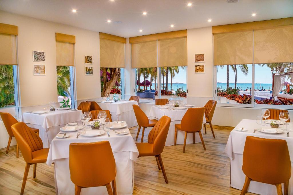 Restaurace v ubytování The Sens Cancun by Oasis - All Inclusive