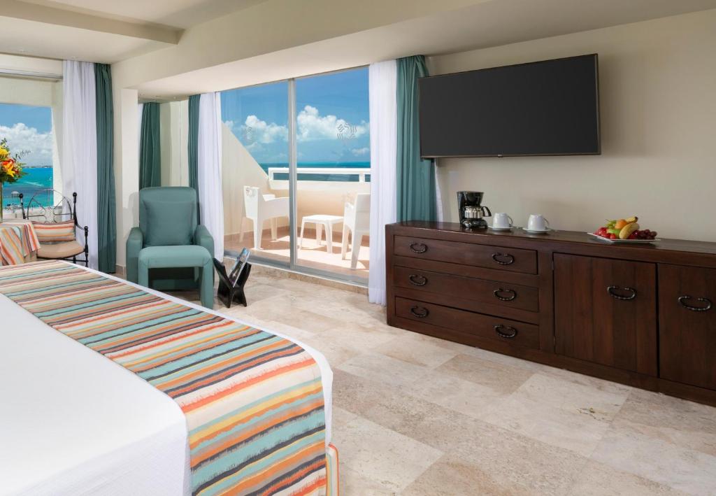 Postel nebo postele na pokoji v ubytování Grand Oasis Palm - All inclusive