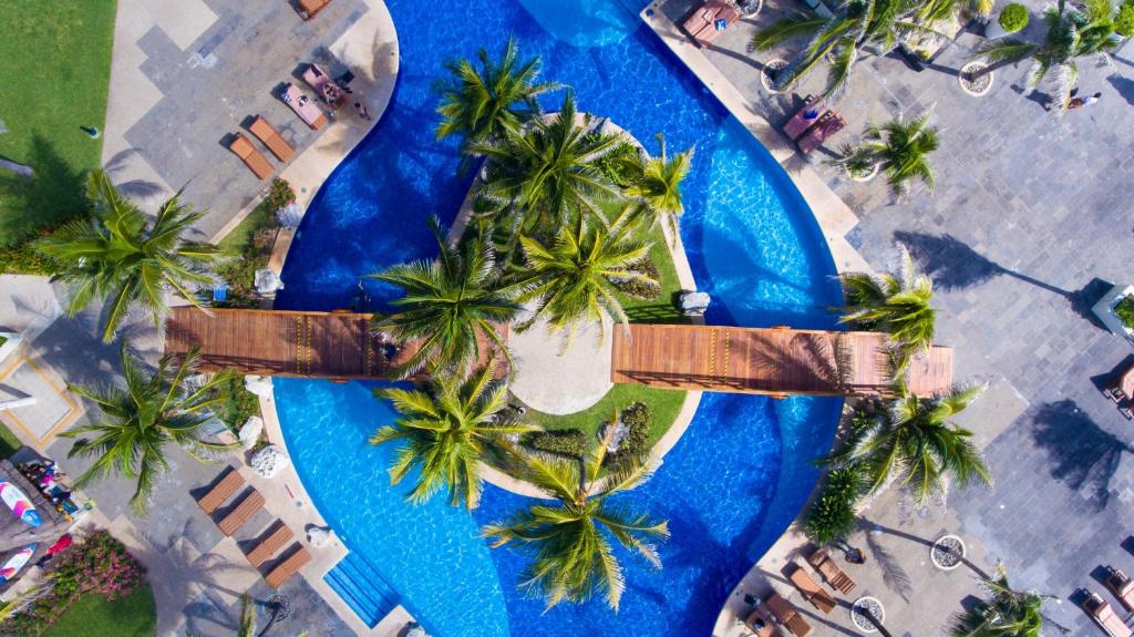 Bazén v ubytování The Pyramid Cancun by Oasis - All Inclusive nebo v jeho okolí