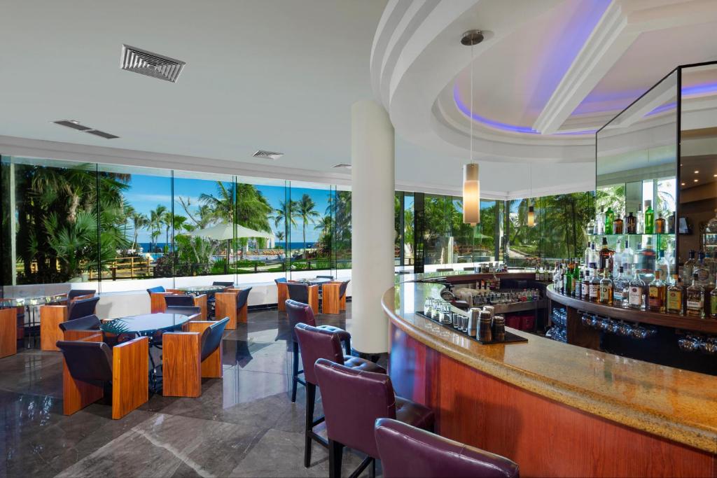 Restaurace v ubytování The Pyramid Cancun by Oasis - All Inclusive