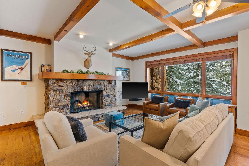 Posezení v ubytování Bear Paw Lodge C204