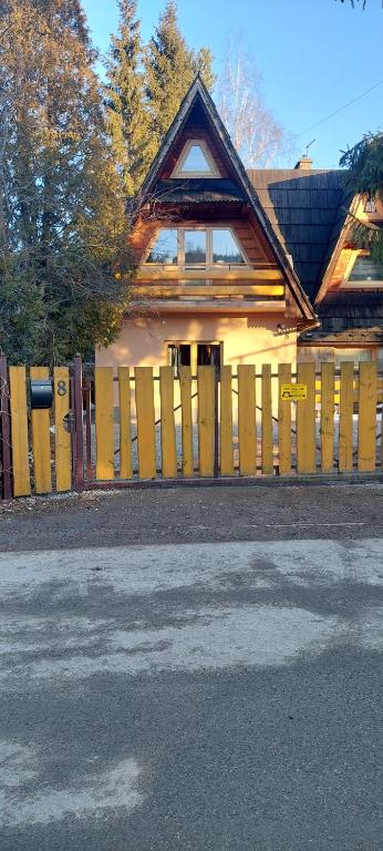Budova, v ktorej sa horská chata nachádza