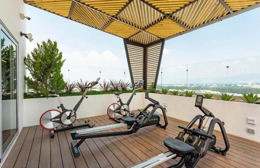 two bikes on the deck of a house at Casa del Avión, Ciudad Guatemala, Aeropuerto Z13 in Estación Pamplona
