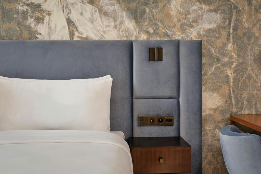 Hotel Verte, Warsaw, Autograph Collection - Resim 37