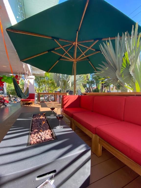 Midway CityにあるBeautiful Disneyland Houseのギャラリーの写真